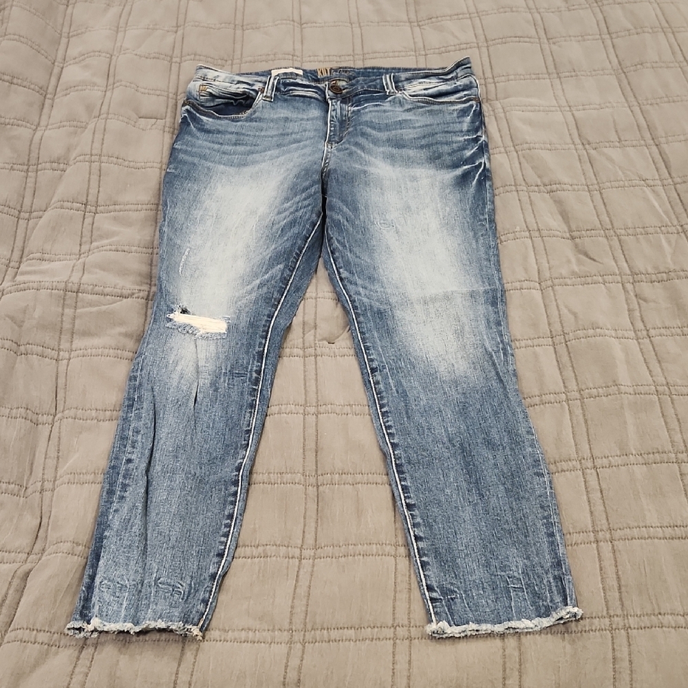 Kut from the Kloth Women's Light Blue Distressed "Carlo" Skinny Jeans Size 14!